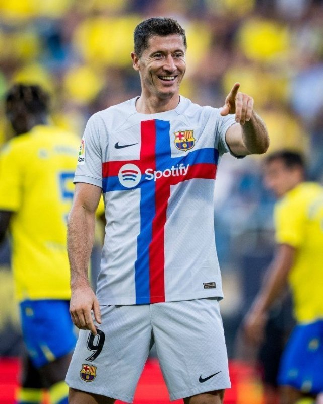 多特蒙德迎西甲关键赛；窗口期内部沟通；质疑声仍在；赛季目标并未改变(多特蒙德主胜巴塞罗那)