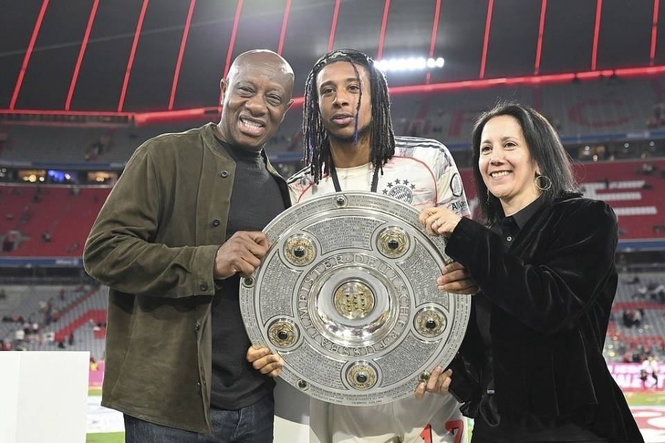 德甲倒计时，莱比锡集结日绝杀压哨，细节引发关注，媒体盛赞，轮换策略成焦点的简单介绍