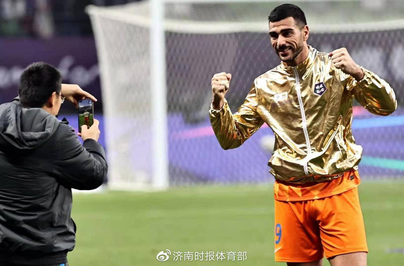 开云入口-包含Ming与80激战雄鹿分钟集结日深圳男篮备战亚冠，这操作让人直呼：多伦多猛龙集结日强势反弹的词条