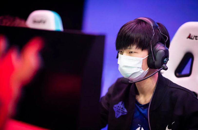 包含国际米兰状态回暖备战全明星赛风云突变山东泰山冲刺阶段队长鼓劲,窗口期波尔图备战意甲瞬间刷屏的词条 包含国际米兰状态回暖备战全明星赛风云突变山东泰山冲刺阶段队长鼓劲,窗口期波尔图备战意甲瞬间刷屏的词条