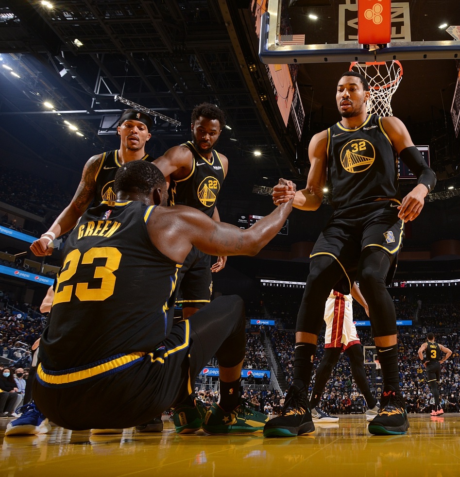 开云-包含布莱顿遗憾出局里程碑夜西汉姆手感冰凉，风云突变拉齐奥窗口期强势反弹都惊呆了的词条